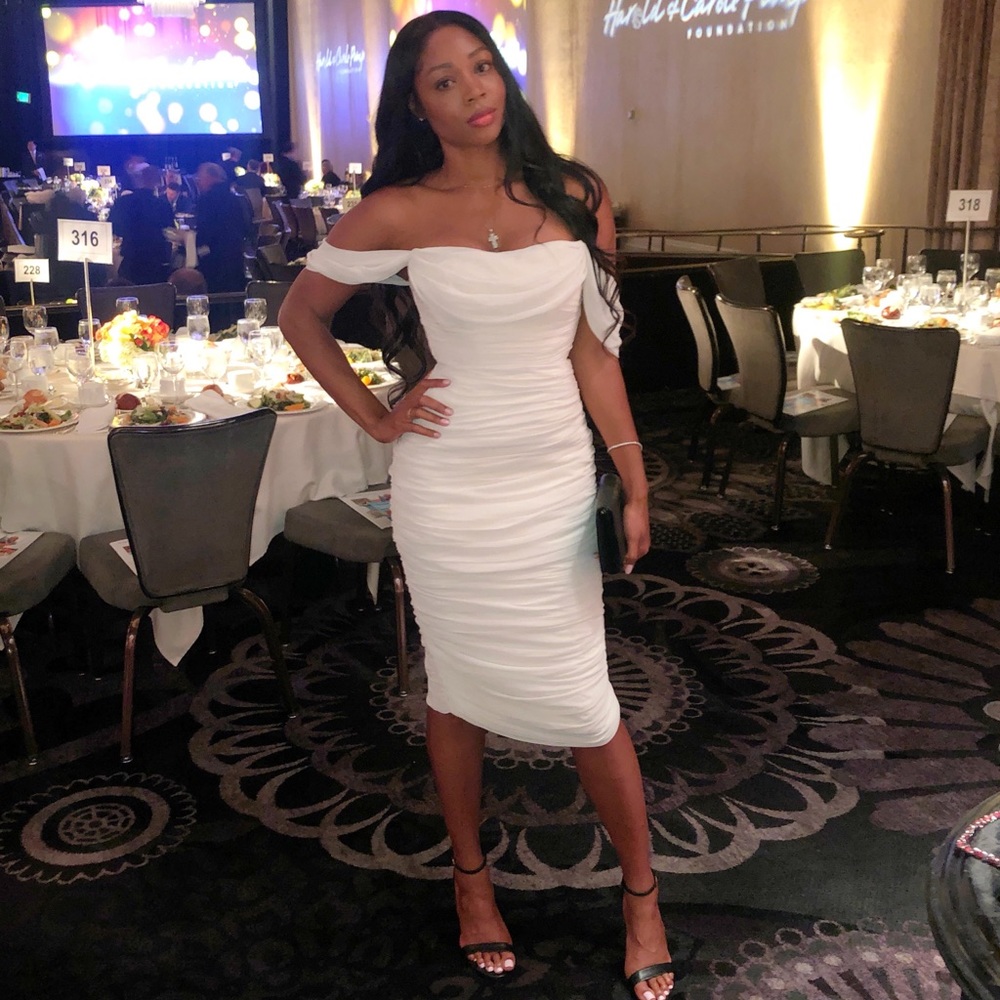 Beautiful House of CB Dress 🤍💕